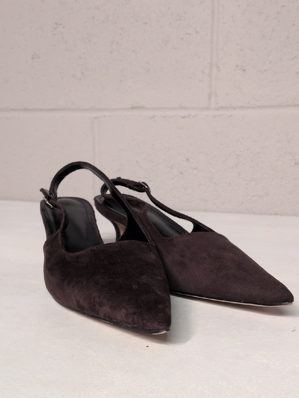 Women's Pointed Toe Slingback Faux Suede Chocolate Brown Kitten Heel Sz 8.5 NWOT - Picture 4 of 7